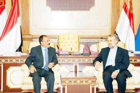 رئيس الجمهورية اثناء لقائه رئيس مجلس الشورى الإيراني أمس